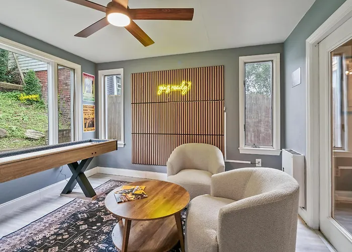 Hot Tub Dedicated Parking 14 Guests Games Pittsburgh